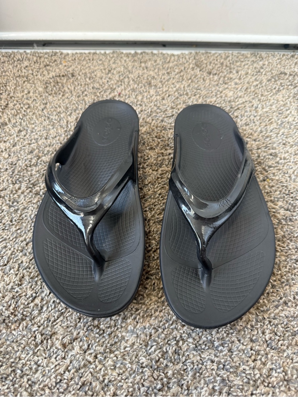 OOFOS Black Women's Flip Flop Sandals
